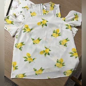 Xhilaration short sleeve cold shoulder top